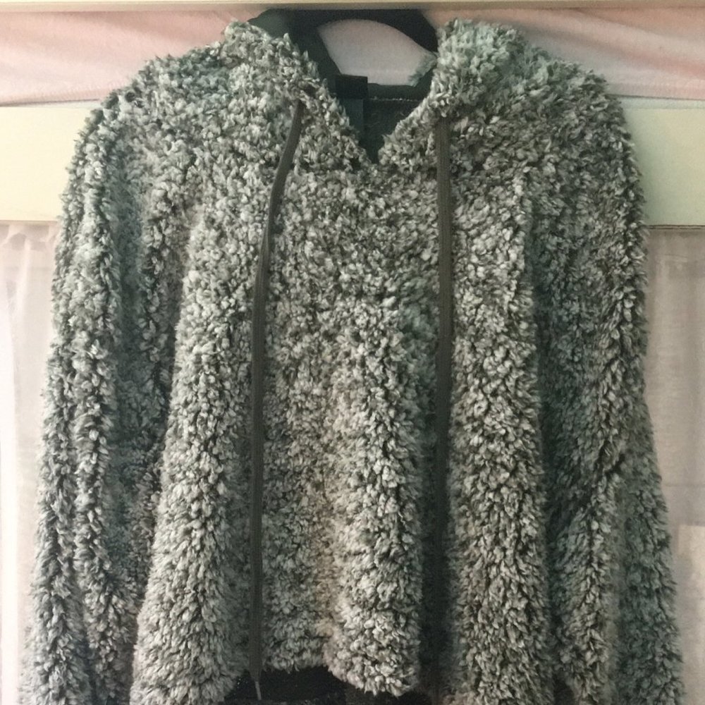 Cropped Fuzzy Hoodie